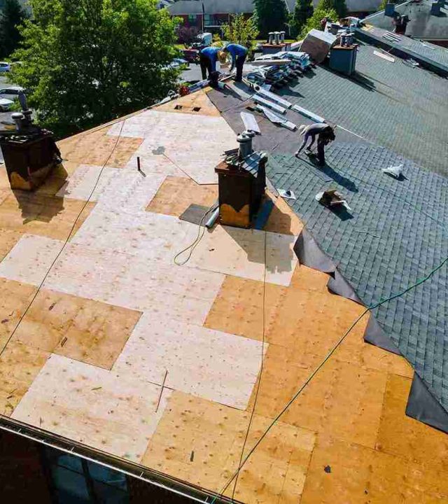 Roofer installing a new roof on a home in Austin, TX, Roofing Company in Round Rock